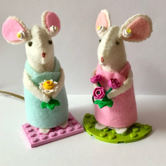 Lego lover Felt Mouse Art Doll Hand-sewn 4 inches tall Daisy aqua dress maniac - Picture 4 of 8